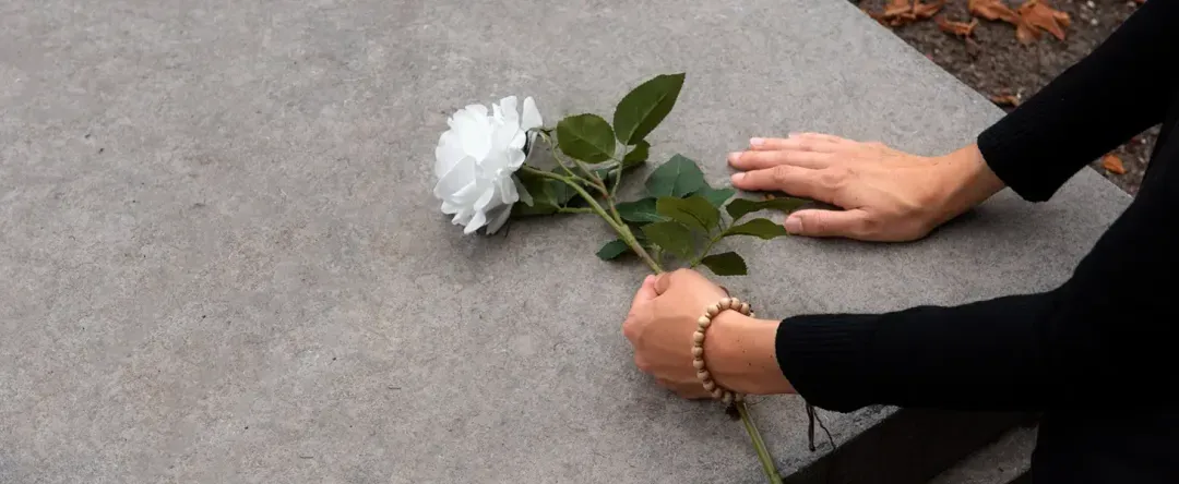 Funeral vs Cremation: Making the Right Choice for Your Loved One